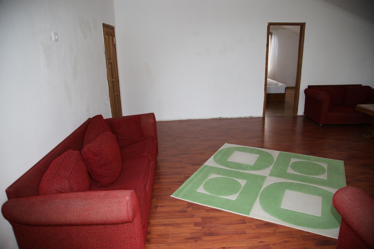 Merabi Guest House Makhinjauri Buitenkant foto