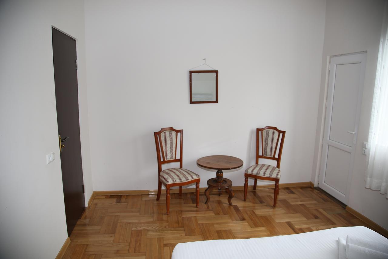 Merabi Guest House Makhinjauri Buitenkant foto